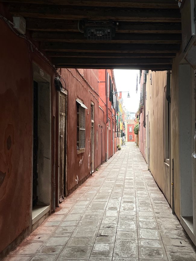 Enge Straße in Giudecca
