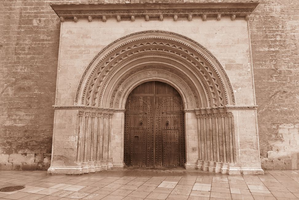 Puerto del Palau, romanisches Tor der Kathedrale von Valencia