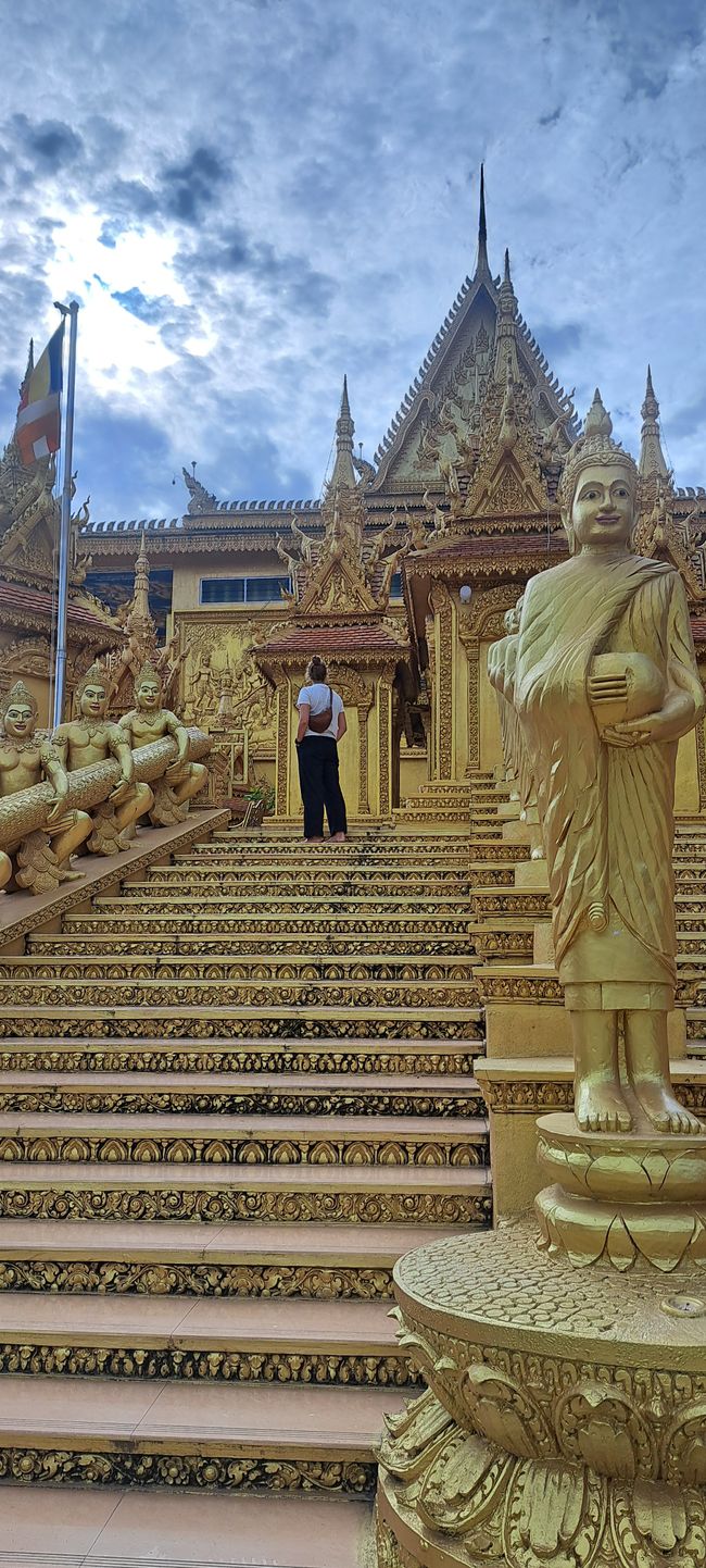 Phnom Penh - Golden Temple 