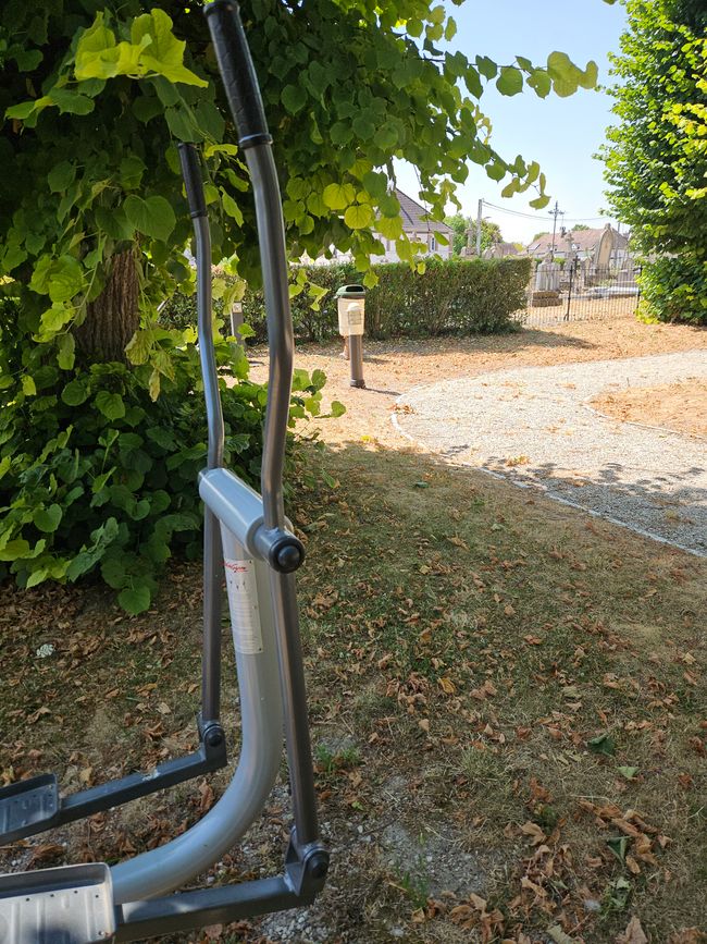 Avec la vue sur l'église, le vélo elliptique prend une toute autre signification