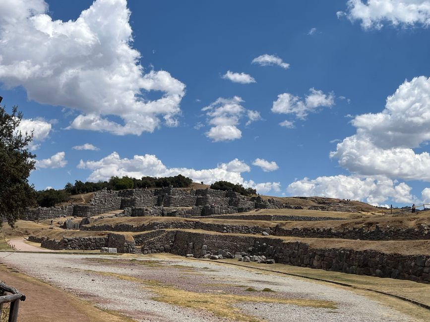 Tag 12
Wanderung zum Sacsayhuaman und de Cristo Balnco