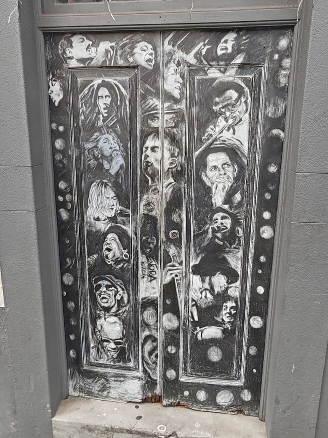 Puertas en la Rua de Santa Maria