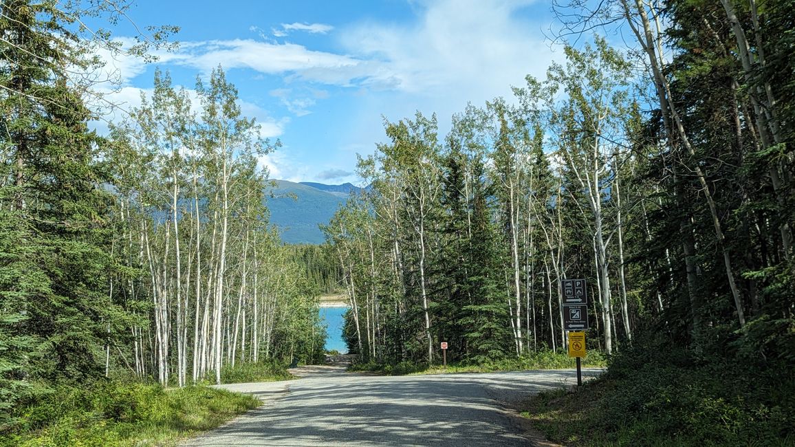 Boya Lake Campground