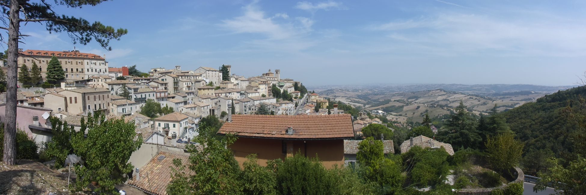 Blick von der Burg auf Arcevia 