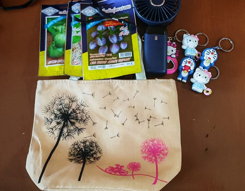 Souvenirs für ganze 5€ auf einem Bild