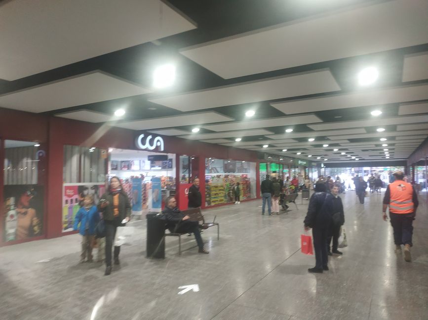 Photos of the CCA Shopping Center (Centre Comercial Andorrà) + Super U in Andorra la Vella