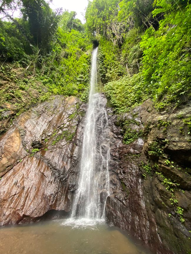Wasserfall (Air Terjun Jagasatru)