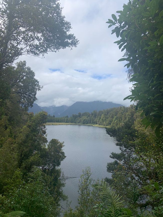 Lake Matheson from the front