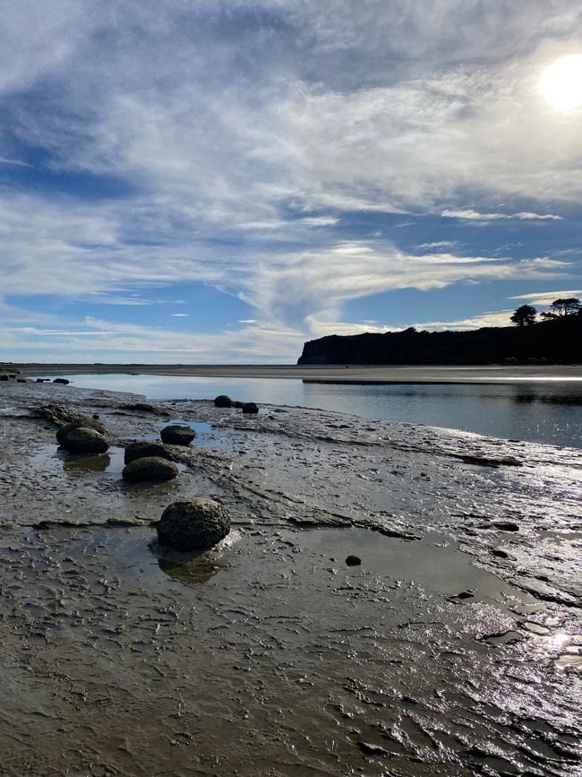 Muddy path to a wonderful little beach