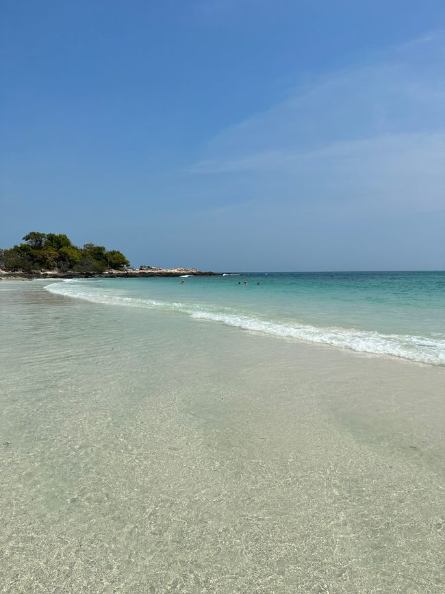 Strandliebe auf Koh Samet — und Kian sabbelt jetzt