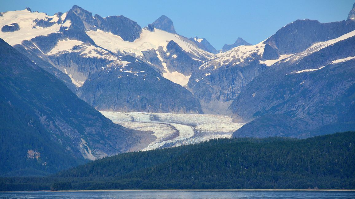 Day 24: Trip to Juneau: Glacier Outburst & 20,000 Tourists