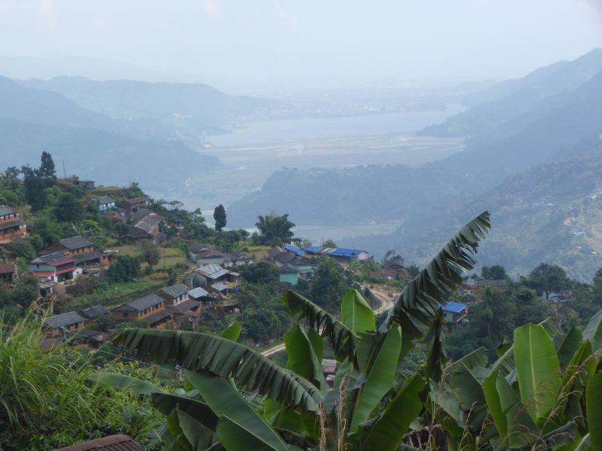 Oben liegt das Dorf Tamagi Village 