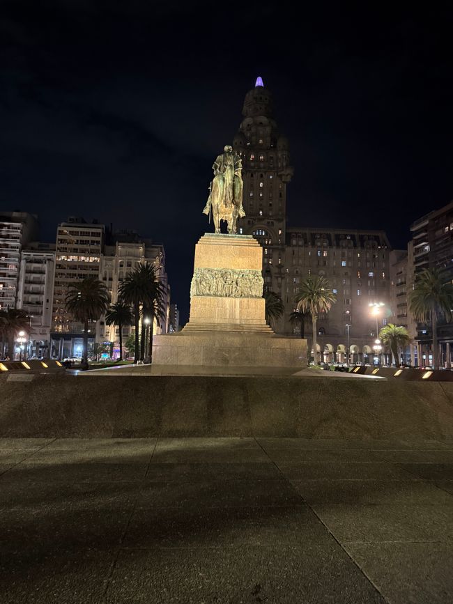 Etiqueta 14: Viaje a Montevideo