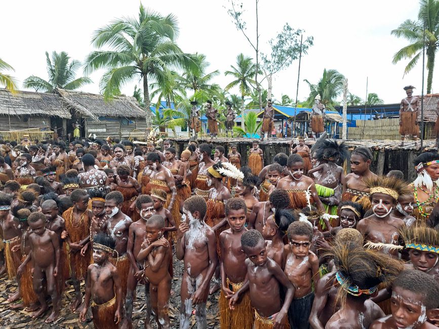 Per, Agats, Nueva Guinea Occidental, Indonesia