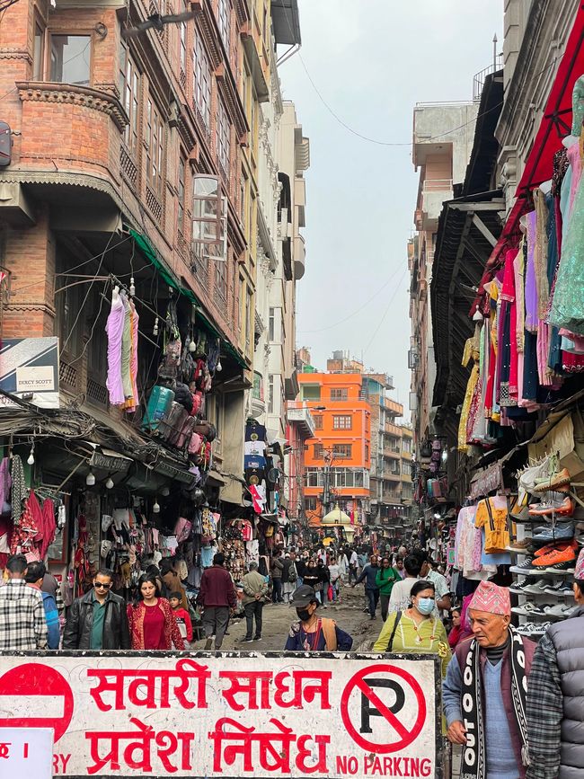 Tag 1 und 2: Eintauchen in die Hauptstadt Nepals - 17600 Schritte durch eine pulsierende Stadt