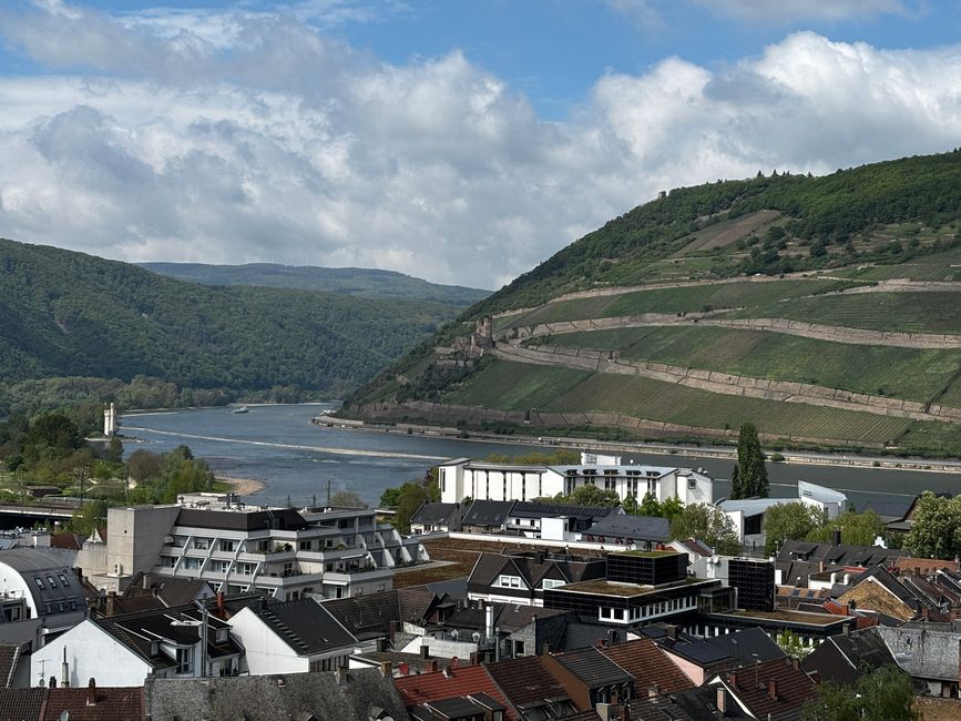 La valle si fa più stretta