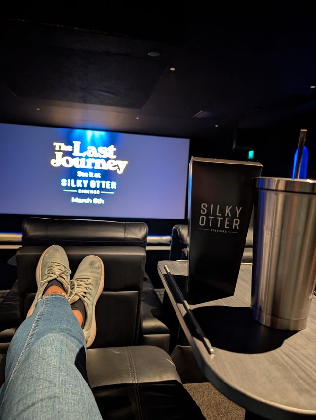 Whangarei -  Hundertwasser und Wasserfall