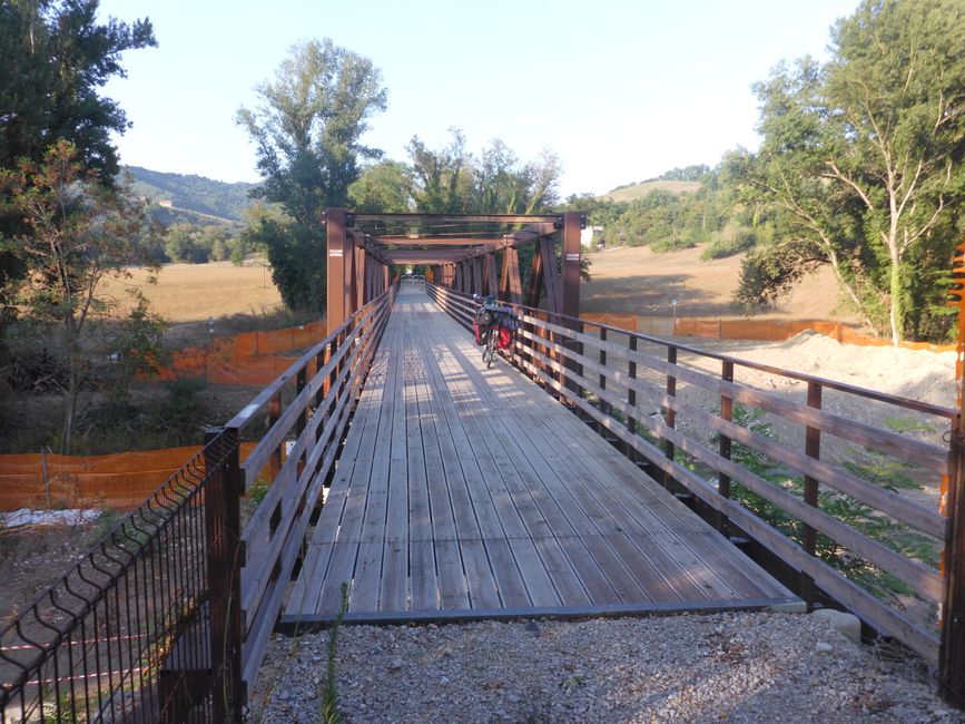 Ganz neue Trasse auf der Bahnstrecke Umbertide  Gubbio