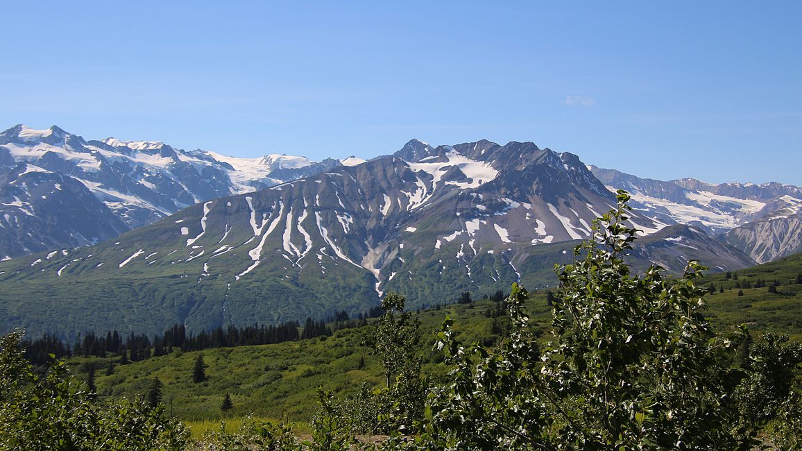 Tag 27: Bärenshow & fantastische Bergwelten - zurück nach Yukon/Kanada