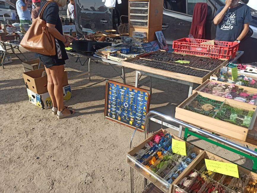 Second-Hand-Flohmarkt „L'Encant de l'Empordà“ (Verges, Baix Empordà, Girona)