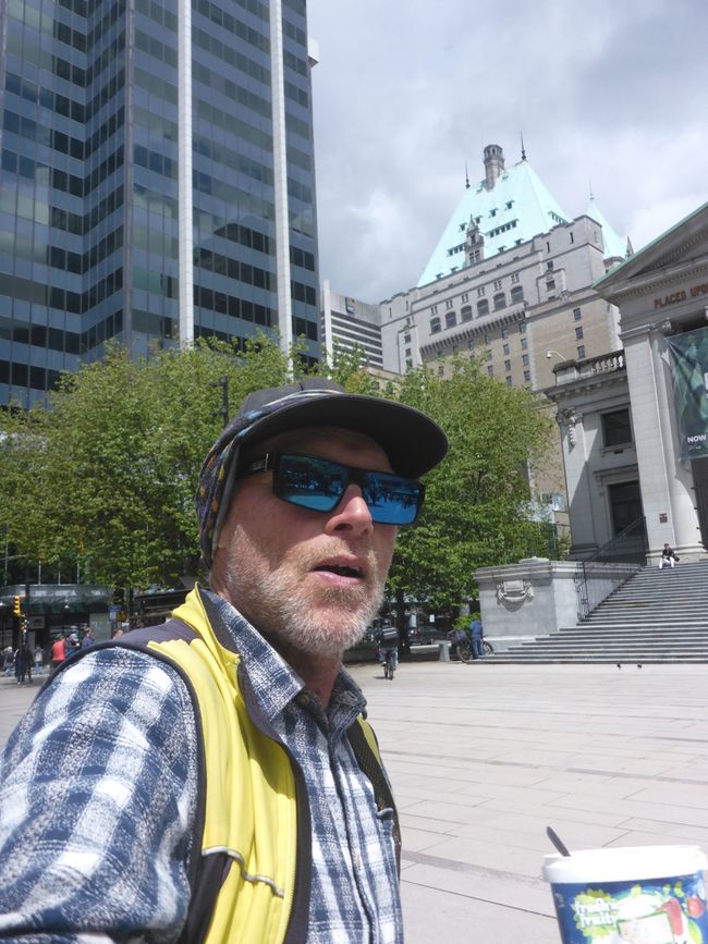 Pause auf dem Robson Square 