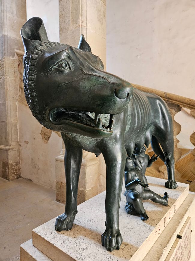 Wölfin mit Romulus und Remus