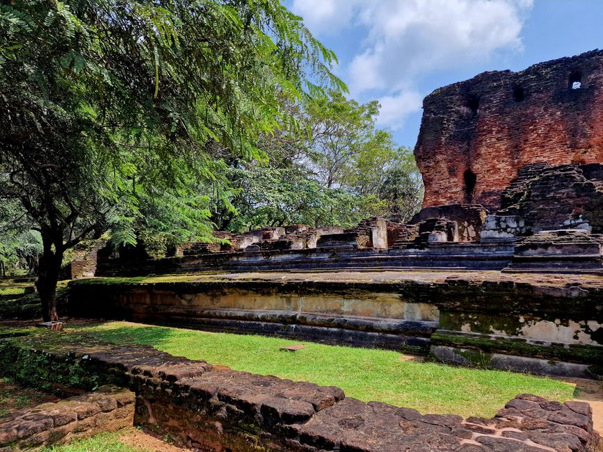 Polonnaruwa - 1000 años de historia y algo aprendido.