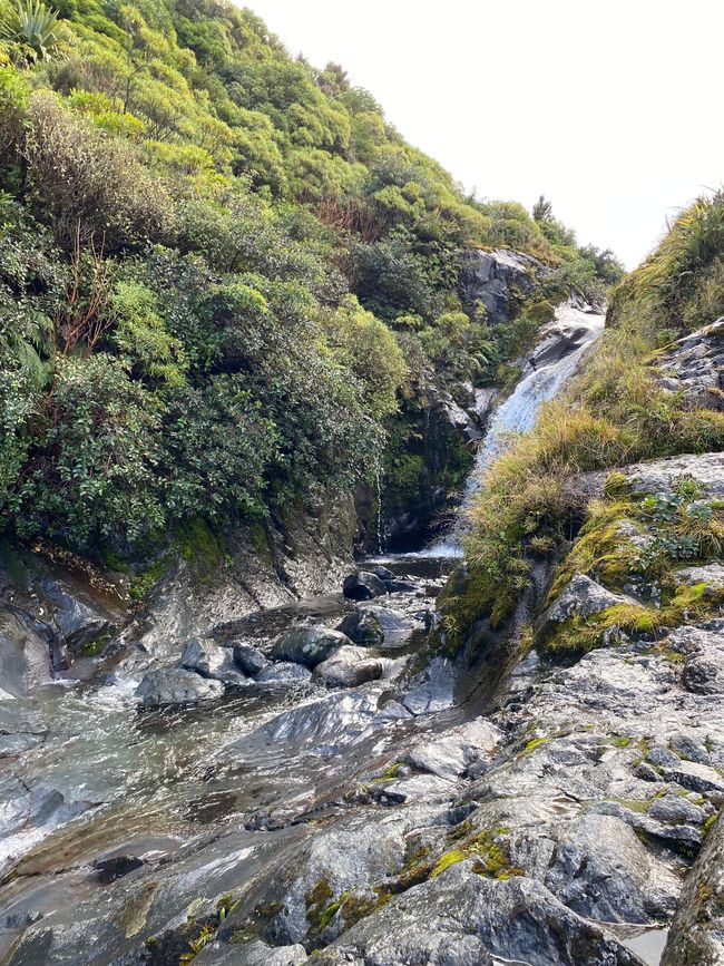 erster kleiner Wasserfall