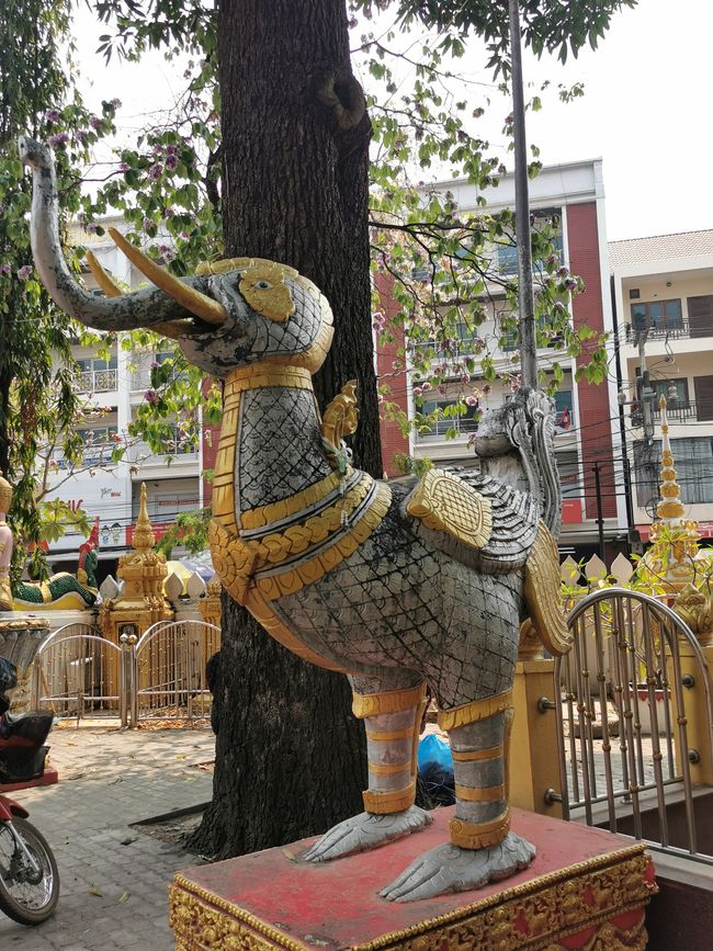 Vientiane - 1.5 days on a temple and museum tour