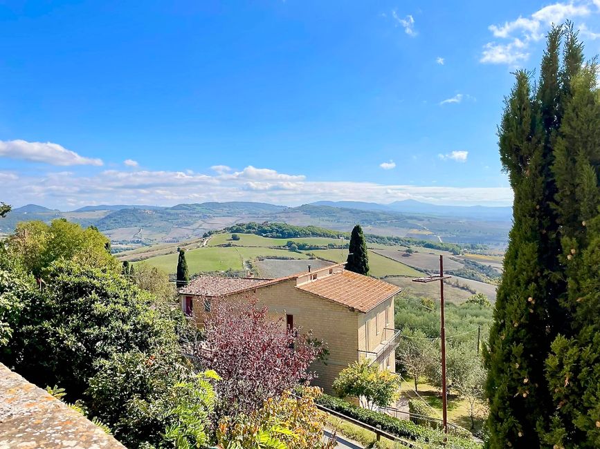 Des vues comme celle-ci vous attendent à Pienza derrière chaque virage.