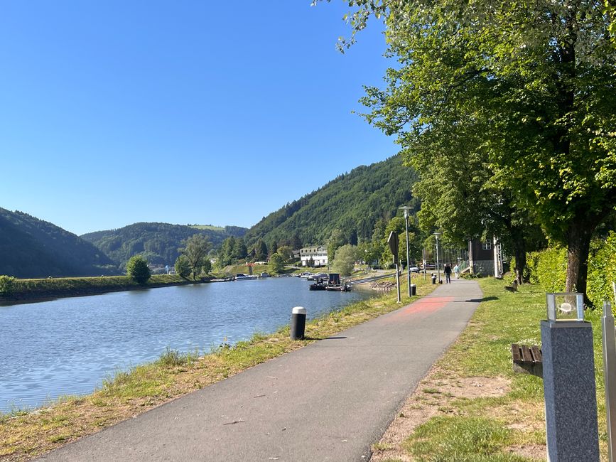 16 nach Linz