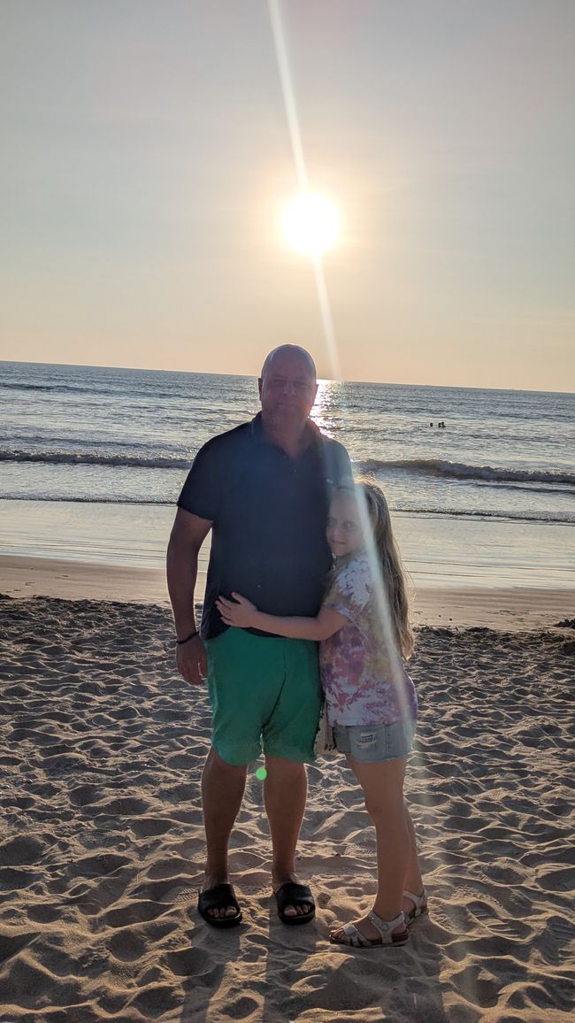 Pools und Strandliegen