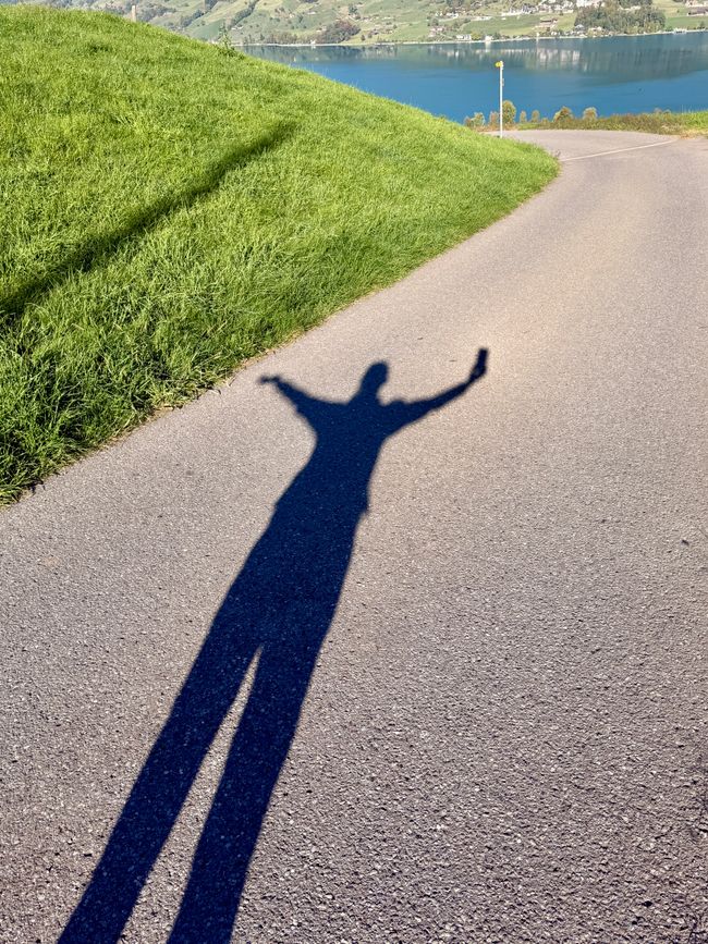 Um 10 Uhr ist der Schatten noch lang