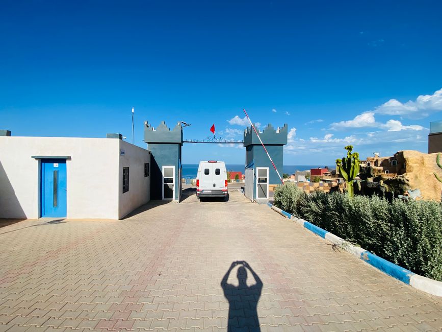 Wir rollen vom Campingplatz in Aglou - einer der besten in ganz Marokko!