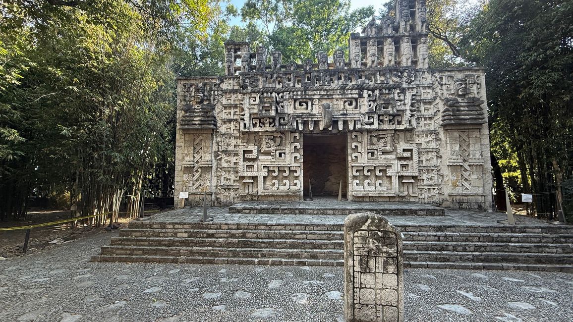 Sitio maya Hochob (réplica)