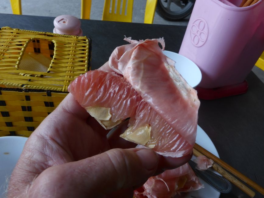 La peau du pamplemousse doit être retirée