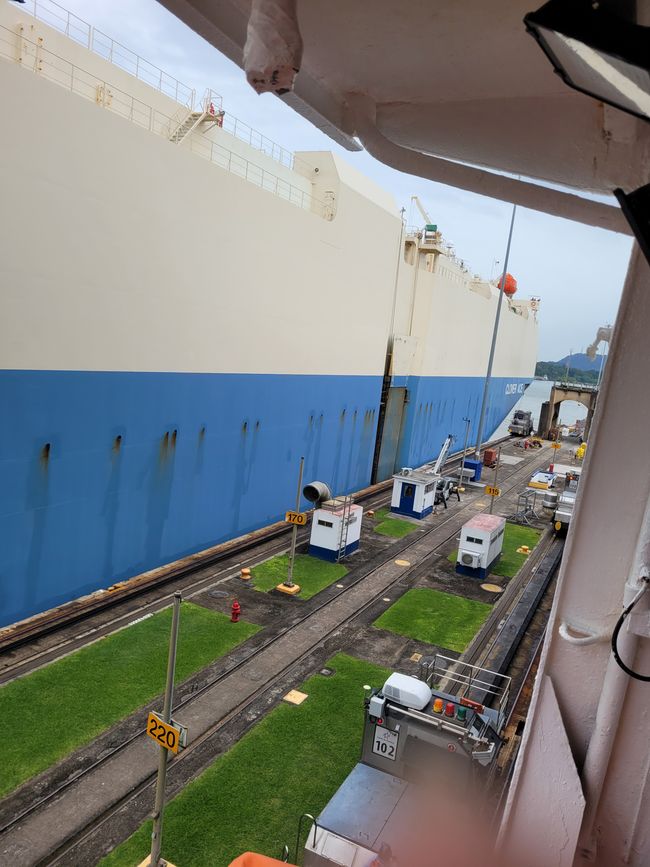 Day 41 of 175: Around the world cruise - Day passage through the Panama Canal