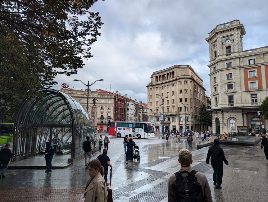 U-Bahnhof, gestaltet von Norman Foster