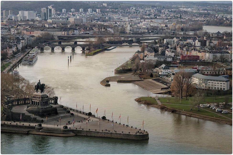KOBLENZ ist der Ort an dem Mosel und Rhein zusammenfließt.