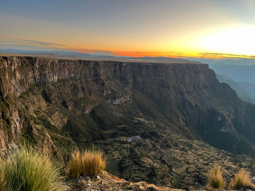 Tag 4
Sonnenaufgang von meinem persönlichen Dach der Welt