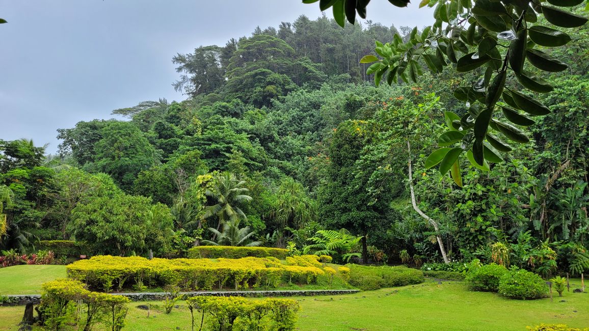 Tour around the edge of Tahiti-Nui