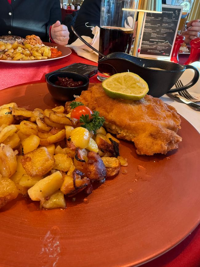 Andare a mangiare/ uscire a mangiare