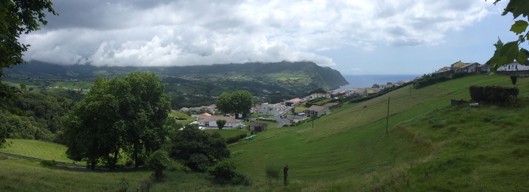 Blick zurück über Povoação