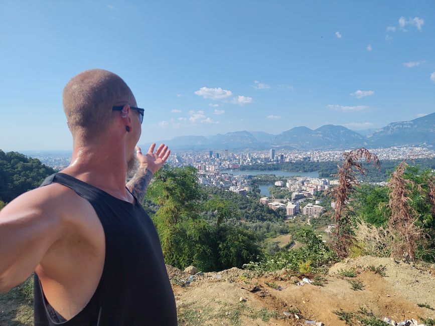 Es wird Ihnen präsentiert: Tirana