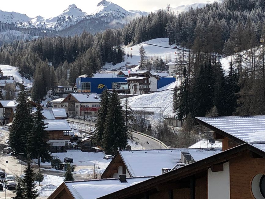 Blick von unserem Zimmer auf die Bergstation