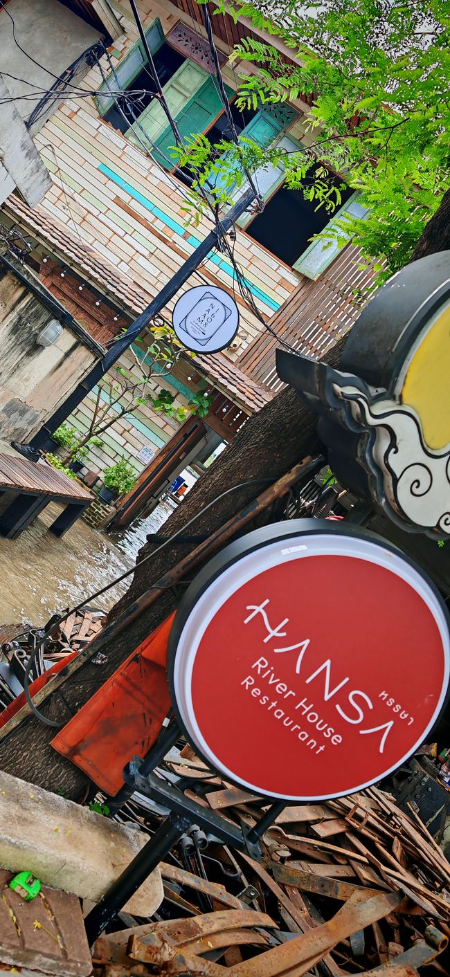 Chao Praya hat heute Hochwasser.