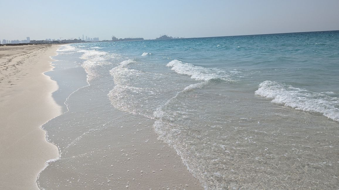 Tag 6 (2024) Drei Kirchen, Saadiyat Beach Club & Global Village