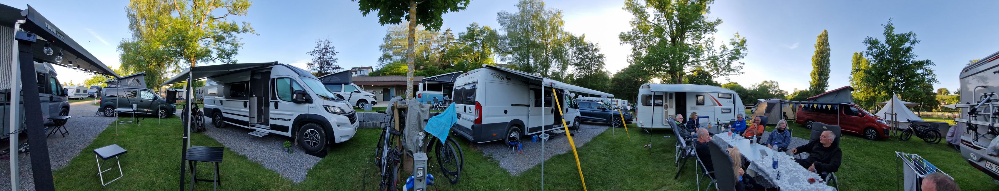 Caravane avec 6 campeurs