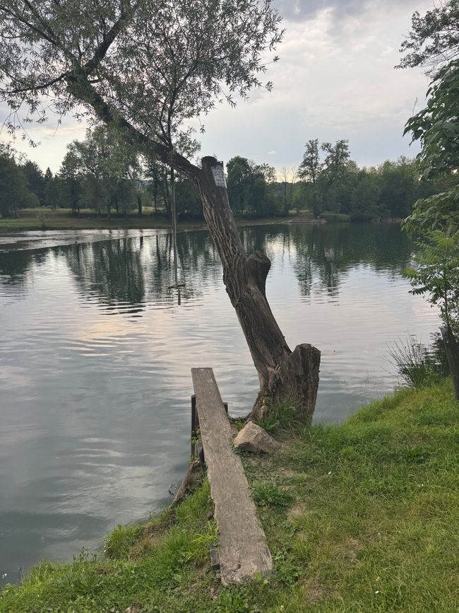 Vinica (avec une zone de baignade au barrage)