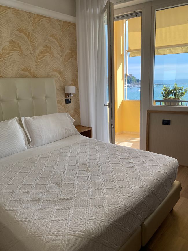 La camera d’albergo, Hotel Florida Lerici 